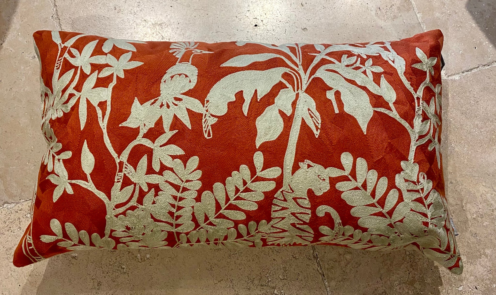 Coussins brodés corail/ficelle