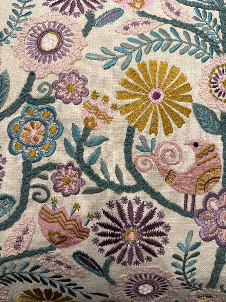 Coussins brodés Soleil