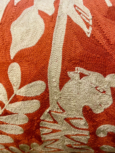 Coussins brodés corail/ficelle